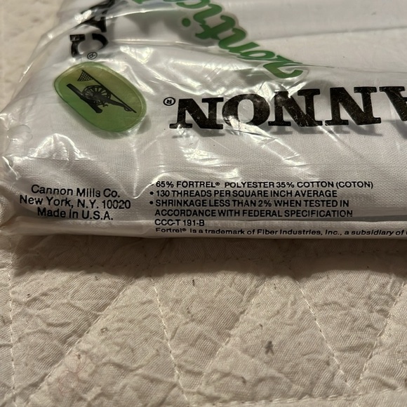 White full size flat sheet. - Picture 3 of 4